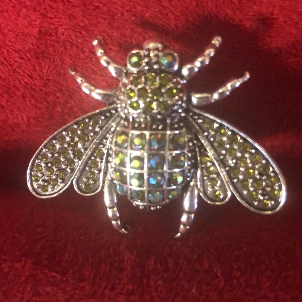 Cute bee ring
